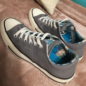 NEVER WORN Size 7 Women’s Converse